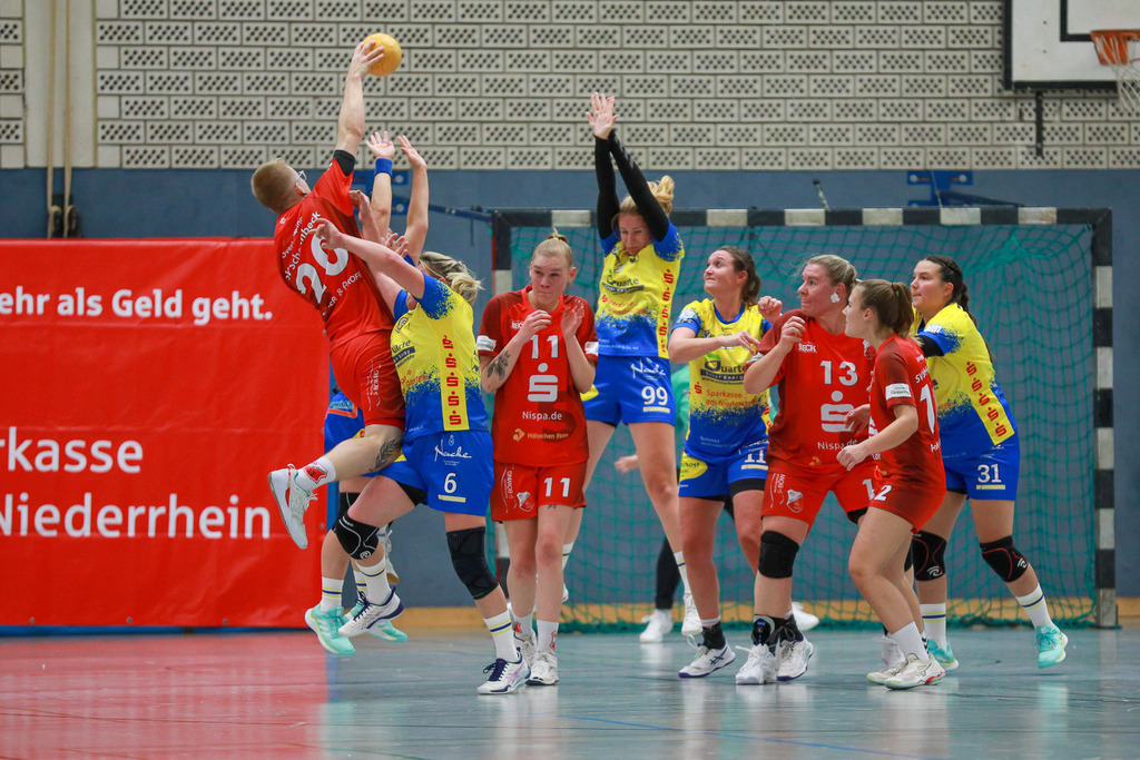 SVN_SvSchermbeck_051024_066 | Bildergalerie von Sport-Ereignissen aber auch von weiteren spannenden Dingen - nicht nur vom Niederrhein. In Anlehnung an den bekannten Spruch von Hanns Dieter Hüsch heißt das Motto: "Niederrhein ist überall".  - Realisiert mit Pictrs.com