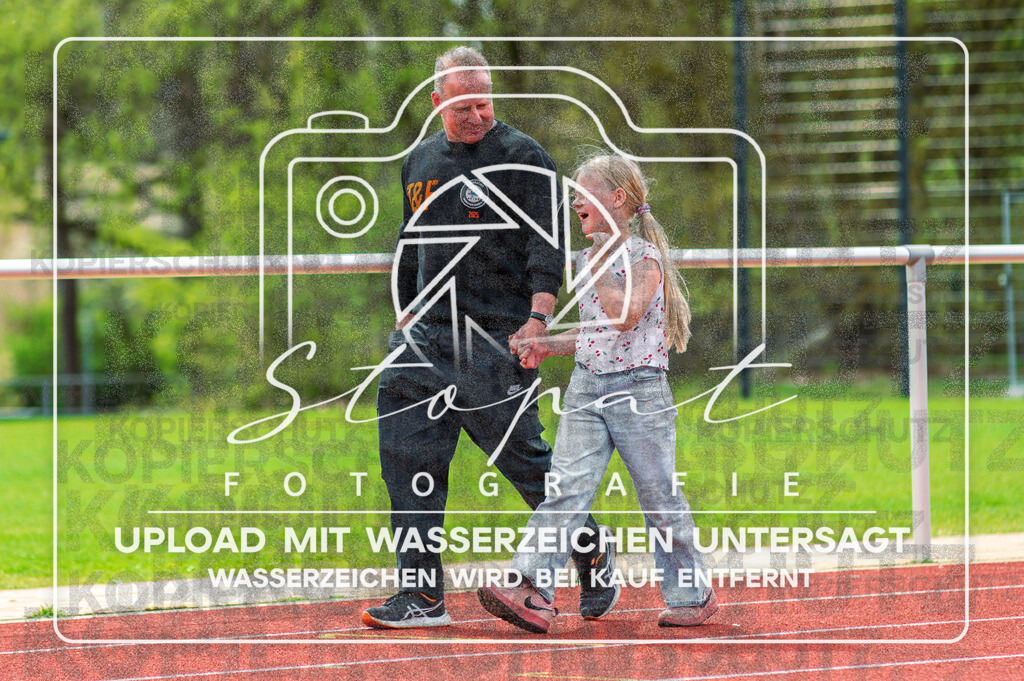 KMHK-1061 | Kreismeisterschaften Leichtathletik-Wurf Heidekreis 2026 im Boehmewaldstadion, Soltau (Simon Paul Stopat) - Realisiert mit Pictrs.com