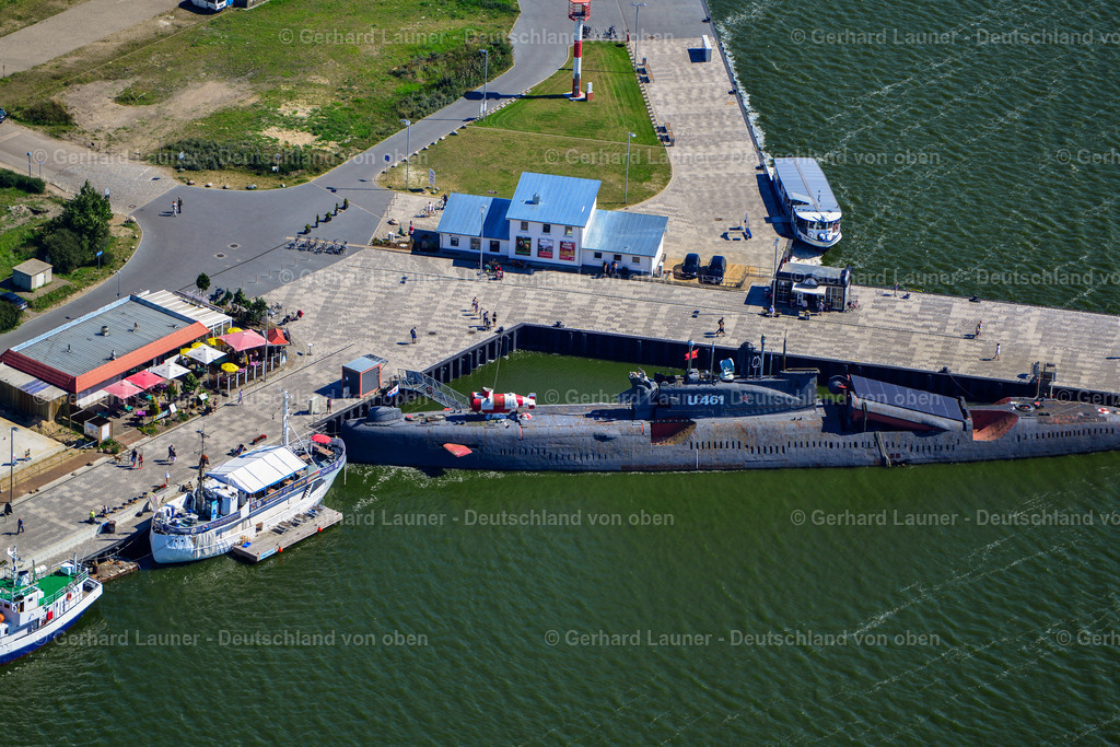 3637755 | PEENEMüNDE 25.08.2016 Blick auf den historischen Hafen Peenemünde mit dem russischen U-Boot - U-461 - der Juliett Klasse, welches heute als Museumsschiff dient und täglich besichtigt wird. // Overlooking the historic harbor Peenemuende with the Russian submarine U-461. Foto: Gerhard Launer