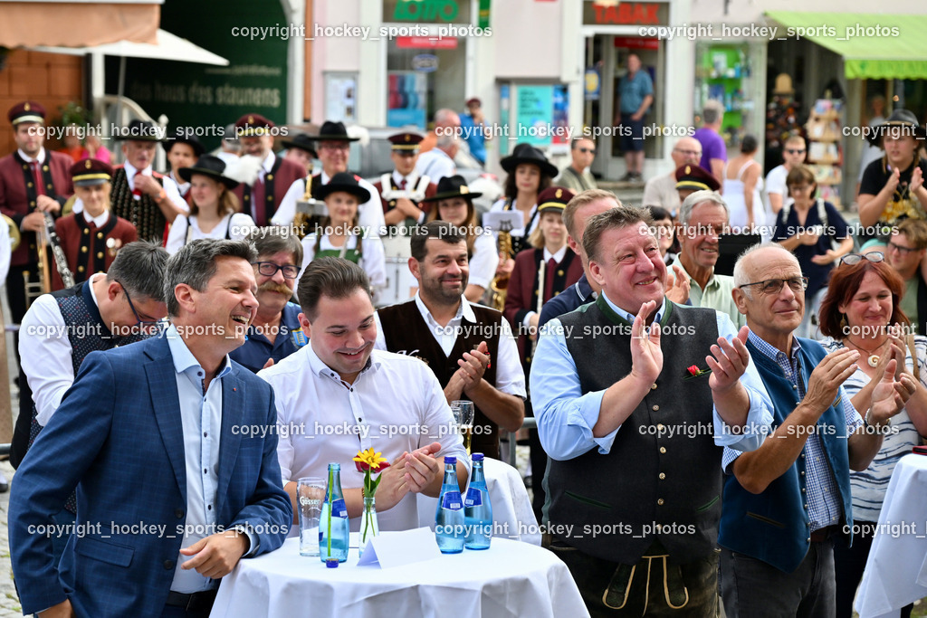 Empfang Heiko Gigler in Gmünd | Kärntner Landesrat Daniel Fellner, Bürgermeister Gmünd Josef Jury, Vizebürgermeister Trebesing Neuschitzer Hans, Empfang Heiko Gigler in Gmünd, Empfang Heiko Gigler in Gmünd am 14.08.2024 in Gmünd (Hauptplatz Gmünd), Austria, (Photo by Bernd Stefan)