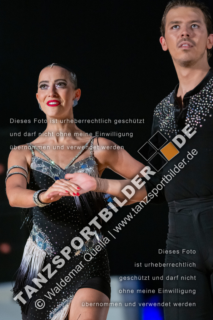 20250504-10464 | Hier finden Sie Tanz Bilder vom Latein und Standard Formationen tanzen. Sportbilder vom Tanzsport. Schöne Fotos und von Weltmeisterschaft, Europameisterschaft, Bundesliga, Regionalliga, Oberliga und Landesliga sowie von GOC Stuttgart, DanceComp, WM Bremen