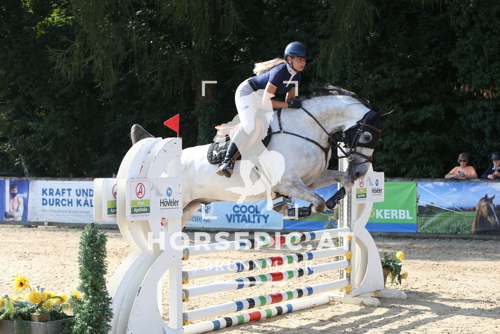 DL2Q0153 | Willkommen bei Brunnmayr - Design & Fotografie – Ihrem Spezialisten für Reitturniere und Pferdeveranstaltungen in Oberösterreich, Salzburg und Bayern! Seit über 17 Jahren sind wir leidenschaftlich dabei.