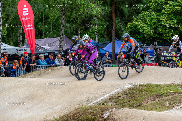 BayBMX2026-05419 | Fotogalerie von Thomas Dettweiler mit Eventbildern und lizenzfreien Fotos. Perfekt als Wandbild, für Büro, Website oder private Nutzung. - Realisiert mit Pictrs.com