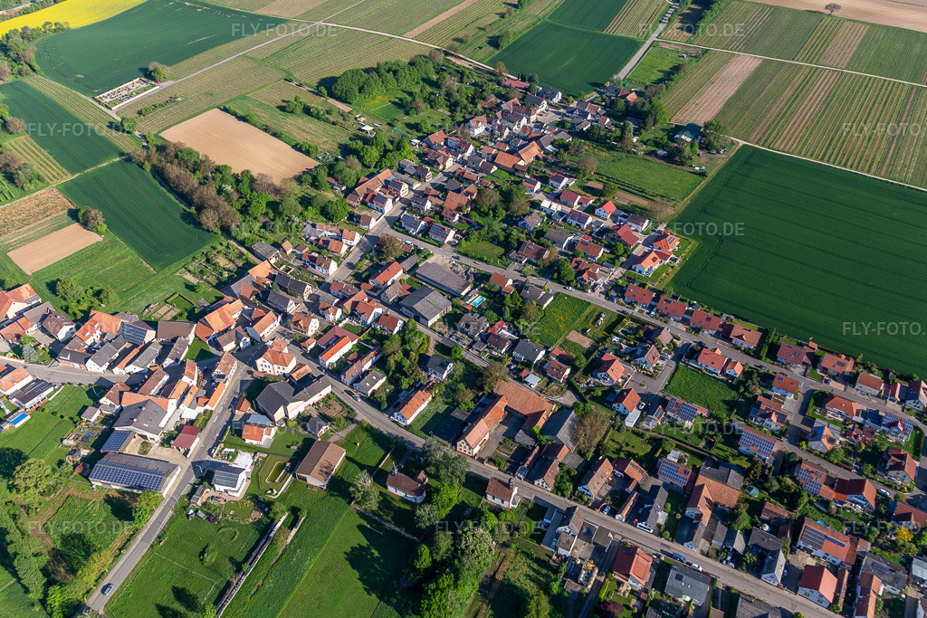 Luftbild: Dorfasnsicht aus Nordosten im Ortsteil Kleinsteinfeld in Niederotterbach im Bundesland Rheinland-Pfalz in Deutschland. Foto: IMG_131383.jpg vom 07.05.2022 durch Werner Riehm/FLY-FOTO.deUntitled Document