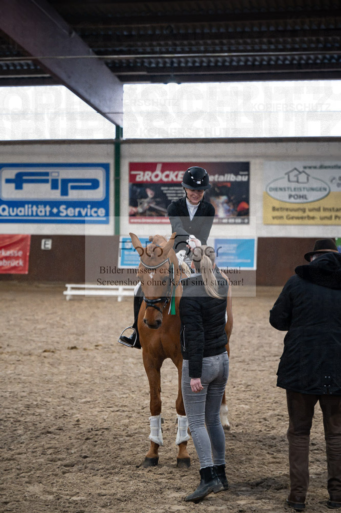 Hallenreittunier Voxtrup 2023 | Entdecke hochwertige Reitturnierfotos von Foto Oger. Professionell, emotional und authentisch – jetzt Lieblingsmomente im Shop bestellen.Deutschlandweite Turnierfotografie. - Realisiert mit Pictrs.com