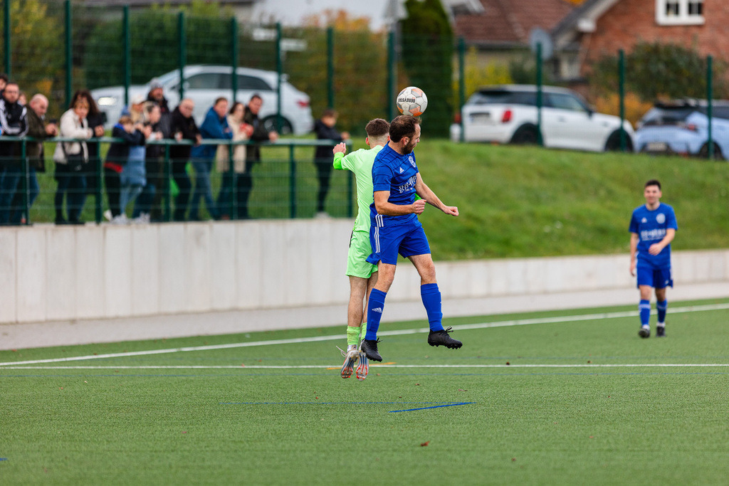 SG Morshausen - FC Karbach II | Sportfotografie Hermann-Josef Stoffel - Realisiert mit Pictrs.com