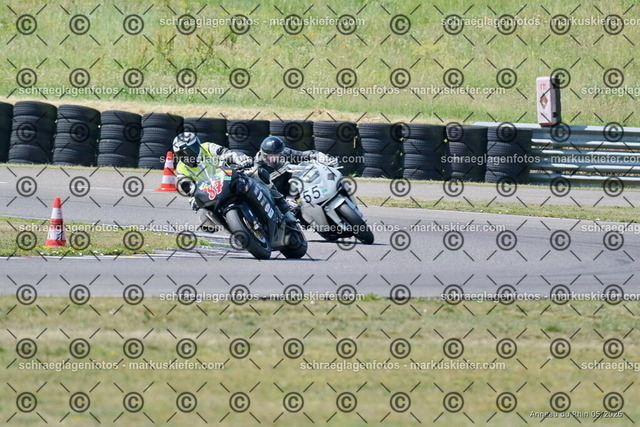 26BT02-0997 | markuskiefer.com - Realisiert mit Pictrs.com