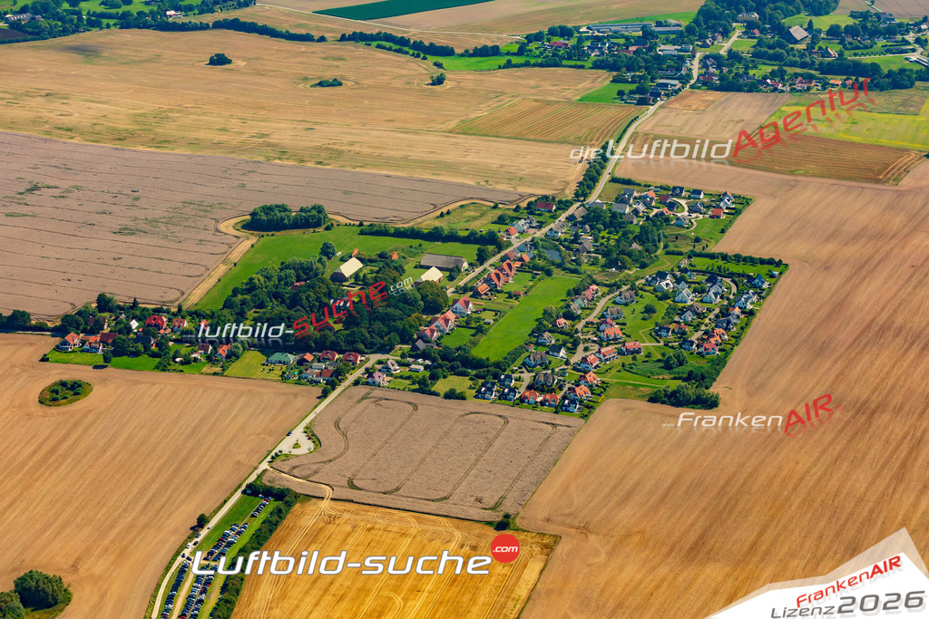 Schrägluftbild  Barendorf  Dassow - Das Luftbild wurde 2025 vom UL-Flugzeug heraus erstellt (ohne Drohne- keine Drohnenaufnahme ) - Hochauflösende Luftaufnahme -Nicht vergleichbar mit Google Maps oder Satelittenbilder- Die Geschenkidee !Mit Lizenz und Bildrechte bestellbar