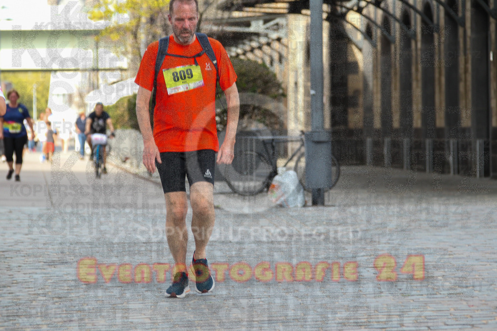 250920_1342_EV4_6489 | Sportfotografie im Rhein-Sieg Kreis, Köln, Bonn, NRW, Rheinland Pfalz, Hessen, etc. Unser Tätigkeitsfeld umfasst den Laufsport vom Volkslauf über den Marathon, Duathlon, Triathon bis zum Ultralauf wie Kölnpfad Ultra oder Schindertrail.
