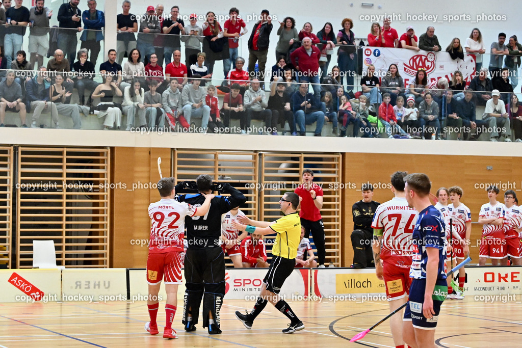 VSV Unihockye vs. KAC Floorball | Alexander Gruber Referee, KAC Floorball Fans, #92 Ingolf Natmessnig VSV Unihockey, #87 Timmo Taurer VSV Unihockey, VSV Unihockye vs. KAC Floorball, VSV Unihockye vs. KAC Floorball am 13.04.2025 in Villach (Ballspielhalle St. Martin), Austria, (Photo by Bernd Stefan)