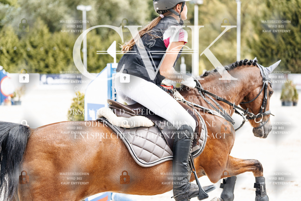 CK906396 | Turnierfotografie Pferdefotografie Trier Rheinland-Pfalz Pferdesport Reitsport Tierfotografie Sportfotografie Pferdevideo Pferdevideografie Equestrianvideography equestrianphotography  - Realisiert mit Pictrs.com