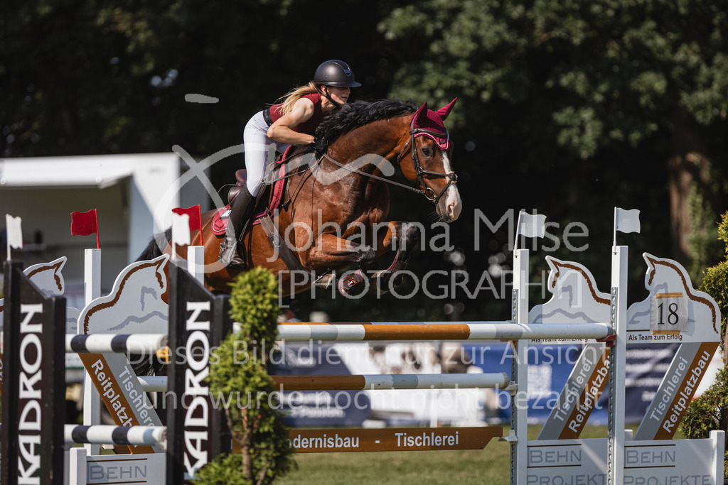 240720_LC_M2-Spr-411 | Deine schönsten Turniermomente als professionelle Fotos! Entdecke hochwertige Pferdesport-Fotografie im Online-Shop. Jetzt Fotos finden & bestellen!