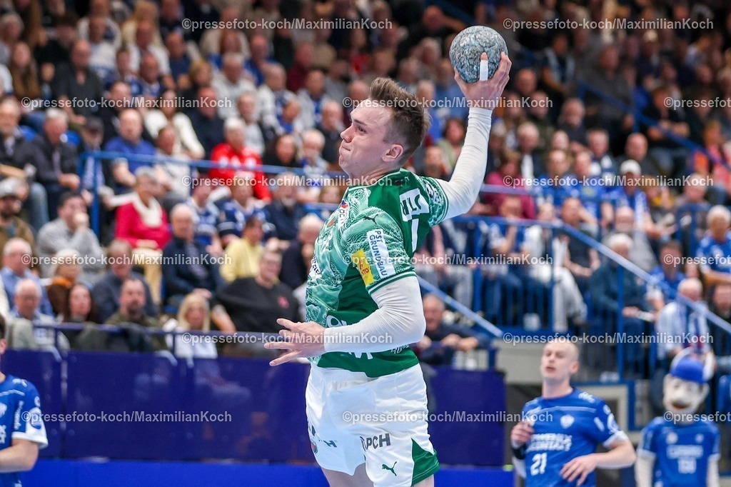 xkwix12042602047 | 2026.04.12, xkwix, Handball, HBL, TBV Lemgo Lippe -  Füchse Berlin, PHOENIX CONTACT arena, 28.Spieltag, Saison 2025 / 2026: Lasse Andersson (Füchse Berlin #11) beim Wurf DFB regulations prohibit any use of photographs as image sequences and or quasi-video. Photo: xKamilxWilkowskixPressefotoKochx