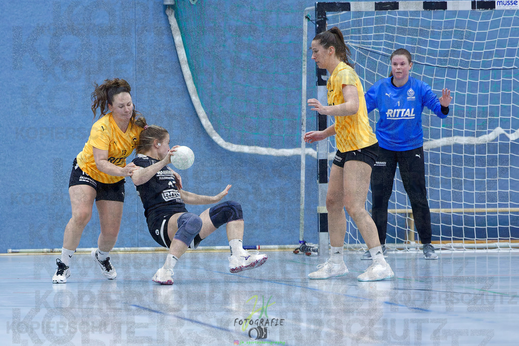 Handball Frauen Oberliga Mitte, HSG Eibelshausen/Ewersbach - HSG Lumdatal | Handball Frauen Oberliga Mitte, HSG Eibelshausen/Ewersbach - HSG Lumdatal am 21.02.2026 in Dietzhölztal-Steinbrücken (Sporthalle am Hammerweiher)Photo © 2026 - Jörg Heinrich - Realisiert mit Pictrs.com