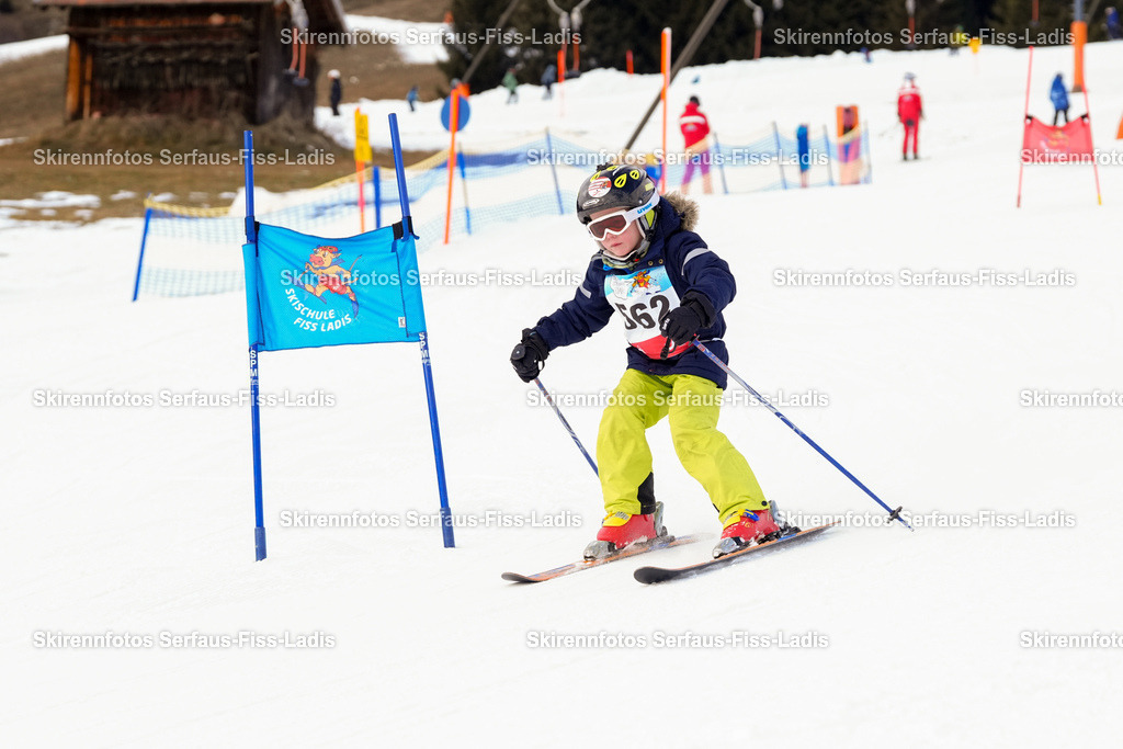 SRF_02.01.2026_0973 | Skirennfotos,Serfaus,Fiss,Ladis,Kinderskirennen,Winter,Tirol,Oberland,skirace,SFL,feelfree,weil wir's genießen,ski,Ski,skifahren,Sonnenplateau, - Realisiert mit Pictrs.com
