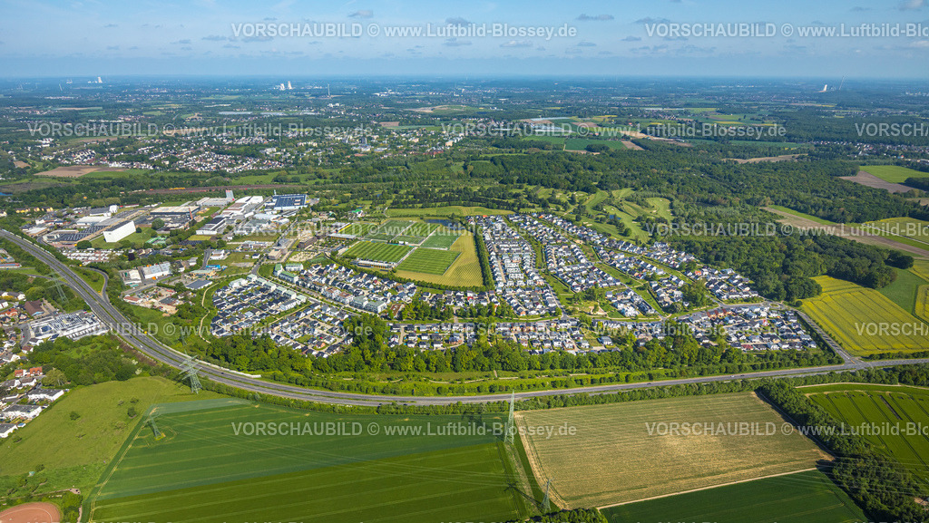 Dortmund230503669Hohenbuschei | Luftbild, DSW 21 Dortmunder Stadtwerke, Wohngebiet Hohenbuschei, BVB 09 Borussia Dortmund Trainingszentrum, Adi-Preißler-Allee, Brackeler Feld, Brackel, Dortmund, Ruhrgebiet, Nordrhein-Westfalen, Deutschland