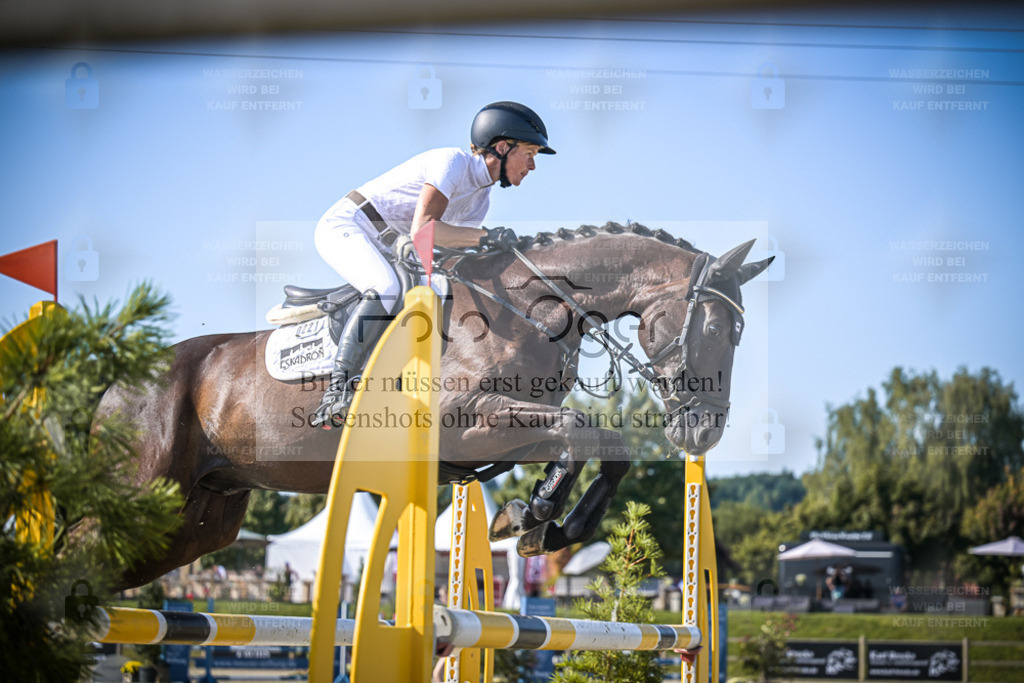 DOS_4939 | Entdecke hochwertige Reitturnierfotos von Foto Oger. Professionell, emotional und authentisch – jetzt Lieblingsmomente im Shop bestellen. - Realisiert mit Pictrs.com