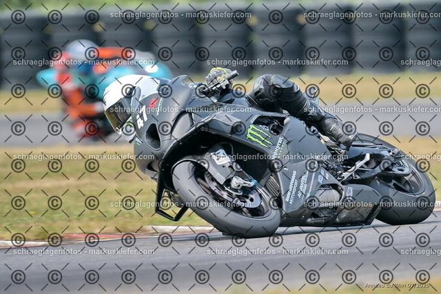 25bt04-1572 | markuskiefer.com - Realisiert mit Pictrs.com
