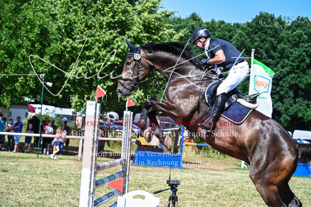 DSC_1721 | Pferde- und Turnierfotografie in Westsachsen. Pferdeportraits, Auftragszeichnungen und intuitive Kunst.