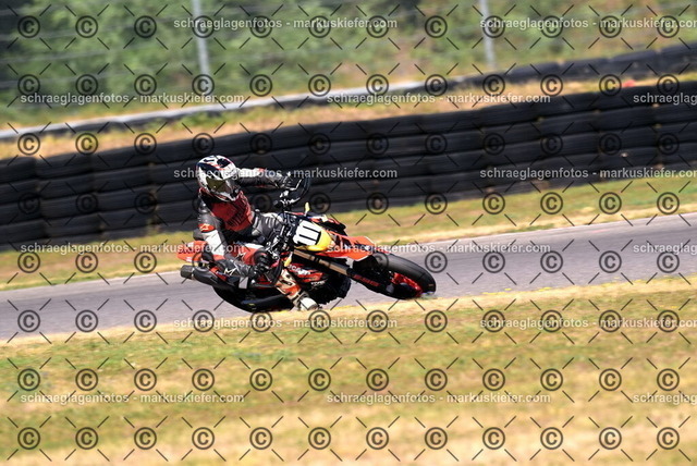 26bt04-2108 | markuskiefer.com - Realisiert mit Pictrs.com