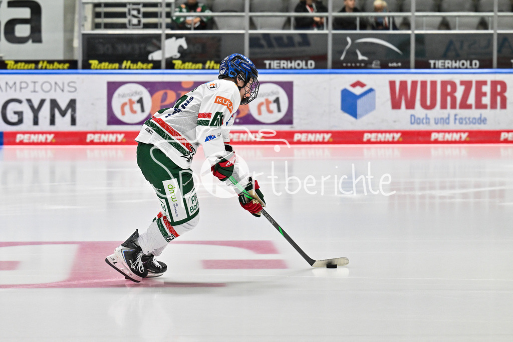Augsburger Panther - Steinback Black Wings Linz | Im Bild Liron PELLIZZARI (Augsburger Panther 60) beim Einlauf zum Warmup / Einzelfoto / Freisteller / Testspiel: Augsburger Panther - Steinback Black Wings Linz; Curt Frenzel Stadion am 05.09.2025