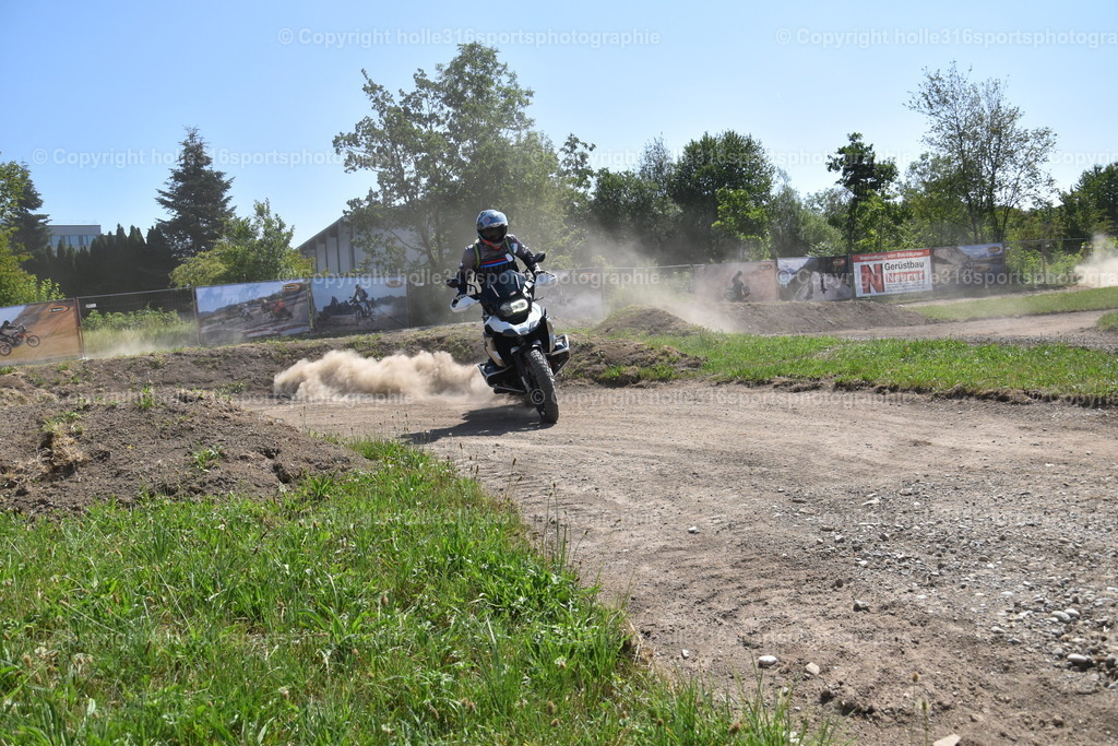 DSC_0197 | Sportfotografie , Motorsport, Motoross, Reitsport, Mointainbike, Enduro,
Landschaft , Outdoor, Eventfotografie, Landschaft, Bilder online bestellen - Realisiert mit Pictrs.com