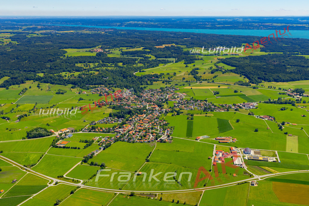 Aktuelles Luftbild von  Pähl - Die Luftaufnahme wurde 2022 mittels UL-Flugzeug erstellt ( keine Drohne ) - hochauflösende Kamera-Systeme von  Canon -Beste Qualität - Für grossformatige Ausdrucke geeignet. Die Geschenkidee !