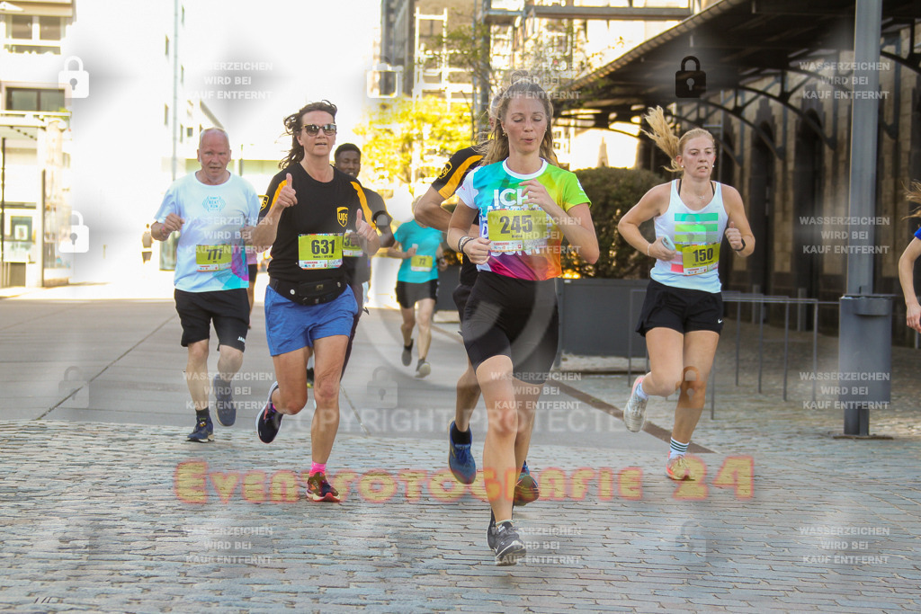 240921_1326_EV4_8195 | Sportfotografie im Rhein-Sieg Kreis, Köln, Bonn, NRW, Rheinland Pfalz, Hessen, etc. Unser Tätigkeitsfeld umfasst den Laufsport vom Volkslauf über den Marathon, Duathlon, Triathon bis zum Ultralauf wie Kölnpfad Ultra oder Schindertrail.