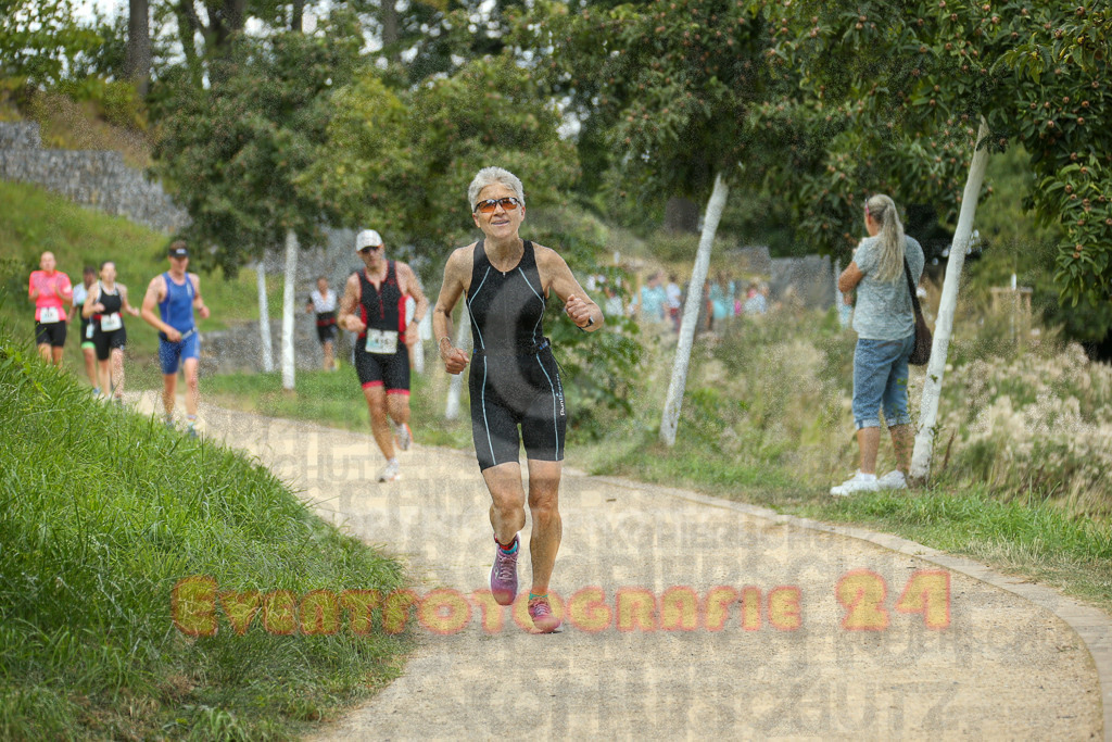 250824_1348_EX1_3710 | Sportfotografie im Rhein-Sieg Kreis, Köln, Bonn, NRW, Rheinland Pfalz, Hessen, etc. Unser Tätigkeitsfeld umfasst den Laufsport vom Volkslauf über den Marathon, Duathlon, Triathon bis zum Ultralauf wie Kölnpfad Ultra oder Schindertrail.