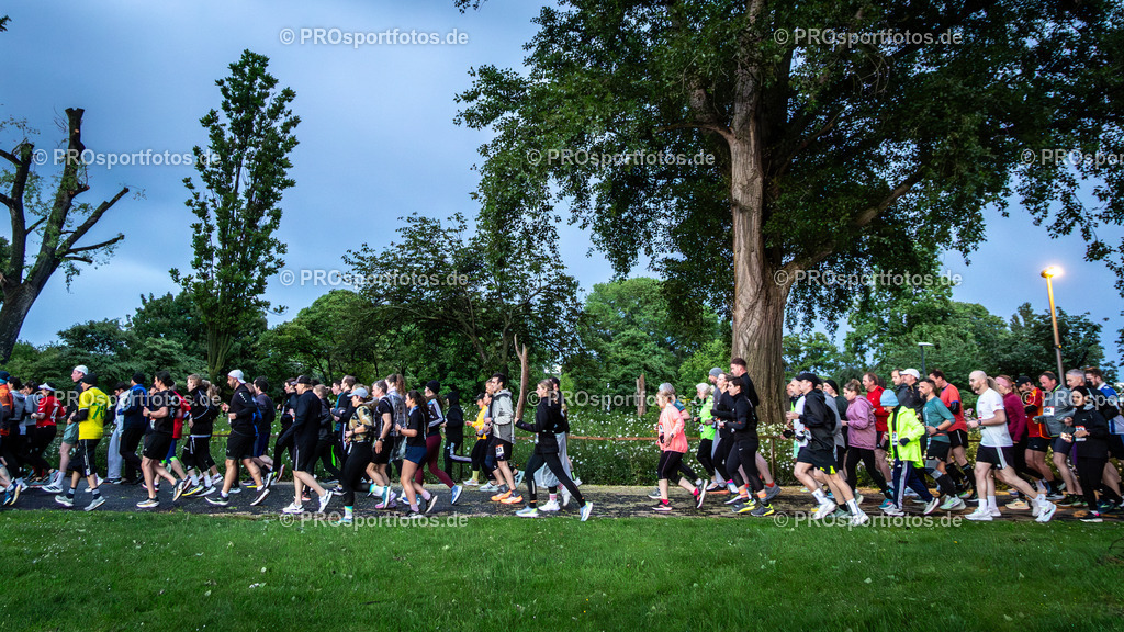 23. ASV Nachtlauf; Koeln, 13.05.26 | Impressionen vom 23. ASV Nachtlauf am 13.05.26 am Tanzbrunnen in Koeln. Foto: BEAUTIFUL SPORTS/Axel Kohring