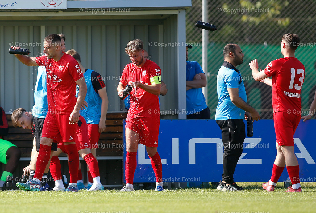 A_LUI_140625_000015 | SPORT FUSSBALL LL.OST 14.06.2025 ASKOE OEDT 1B -METALLBAU BLAUENSTEINER NAARN IM BILD : TRINKPAUSE (OEDT1B) FOTO:FOTOLUI