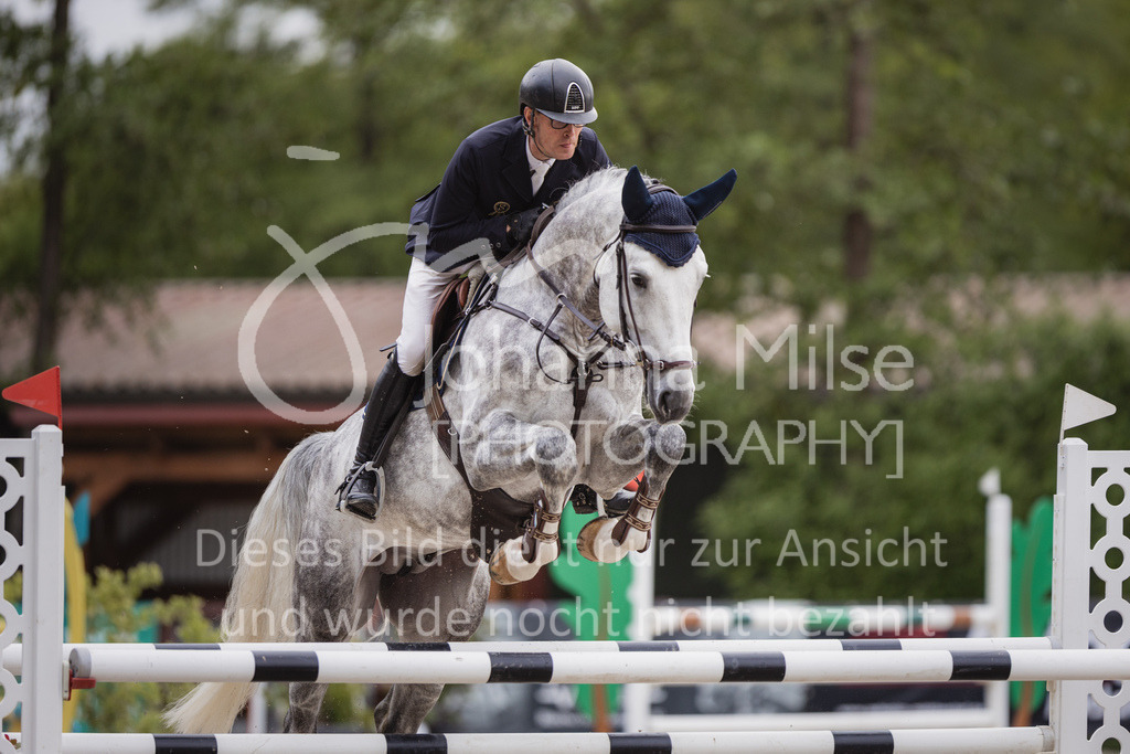 230516_Mühlen_05SprPf-L-573 | Deine schönsten Turniermomente als professionelle Fotos! Entdecke hochwertige Pferdesport-Fotografie im Online-Shop. Jetzt Fotos finden & bestellen!