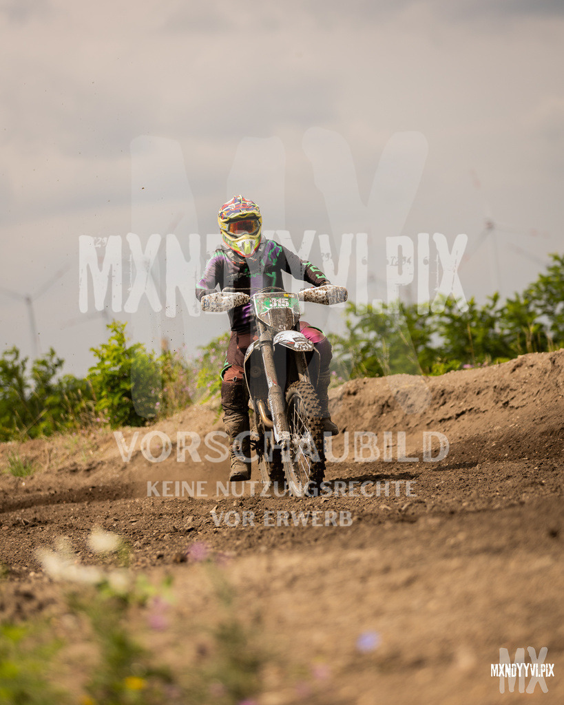 866A1529 | mxndyyvipix