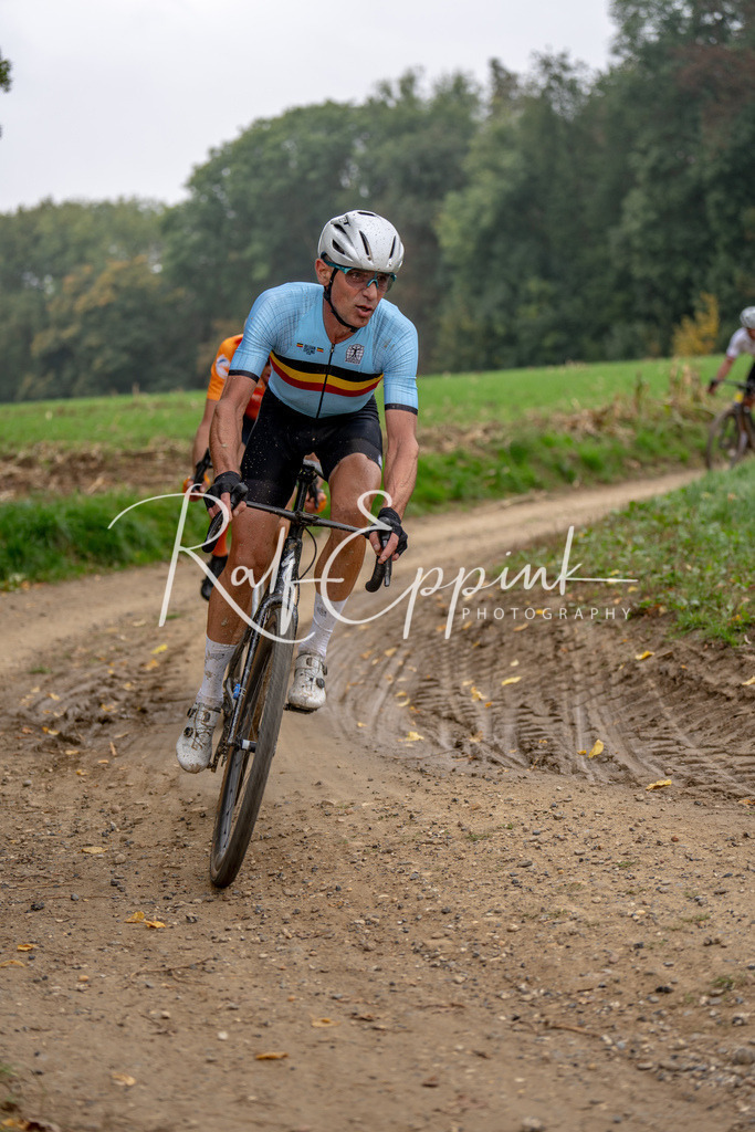 Ralf Eppink Photography 20251011_DSC01966 | Sportfotografie, Eventfotografie, Porträtfotografie, Radsport Fotograf, Triathlon Fotograf, Düsseldorf Fotograf, Köln Fotograf, Actionfotografie, Teamfotografie, Peoplefotografie, Business Portraits, Veranstaltungsfotografie, Reportagefotografie - Realisiert mit Pictrs.com