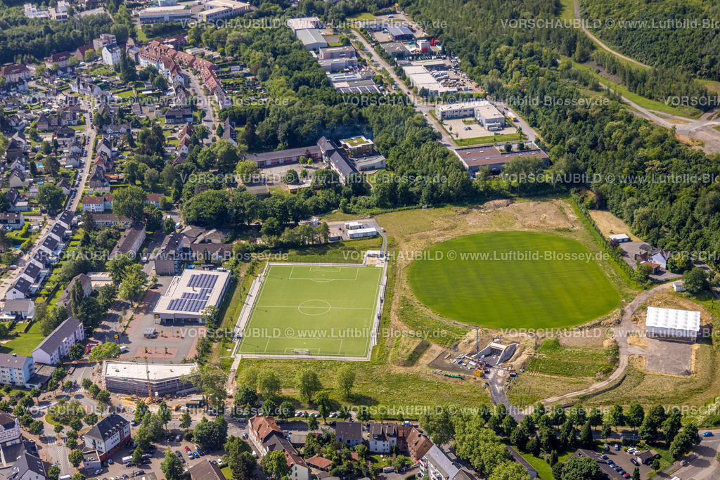 Gladbeck220501731 | Luftbild, Baustelle Sportpark und Freizeitpark Mottbruch, Brüsseler Straße, Sportplatz SuS Schwarz Blau Gladbeck, Brauck, Gladbeck, Ruhrgebiet, Nordrhein-Westfalen, Deutschland