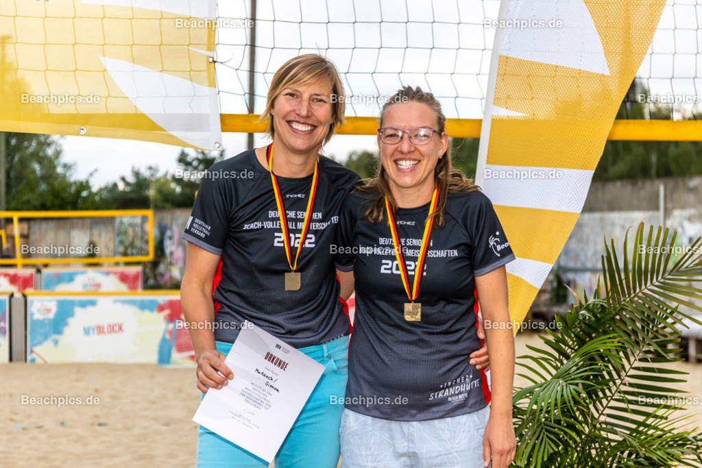 2022-00063227-Deutsche-Seniorinnen-Meisterschaft |  11.09.2022; Berlin Foto: Gerold Rebsch - www.beachpics.de
