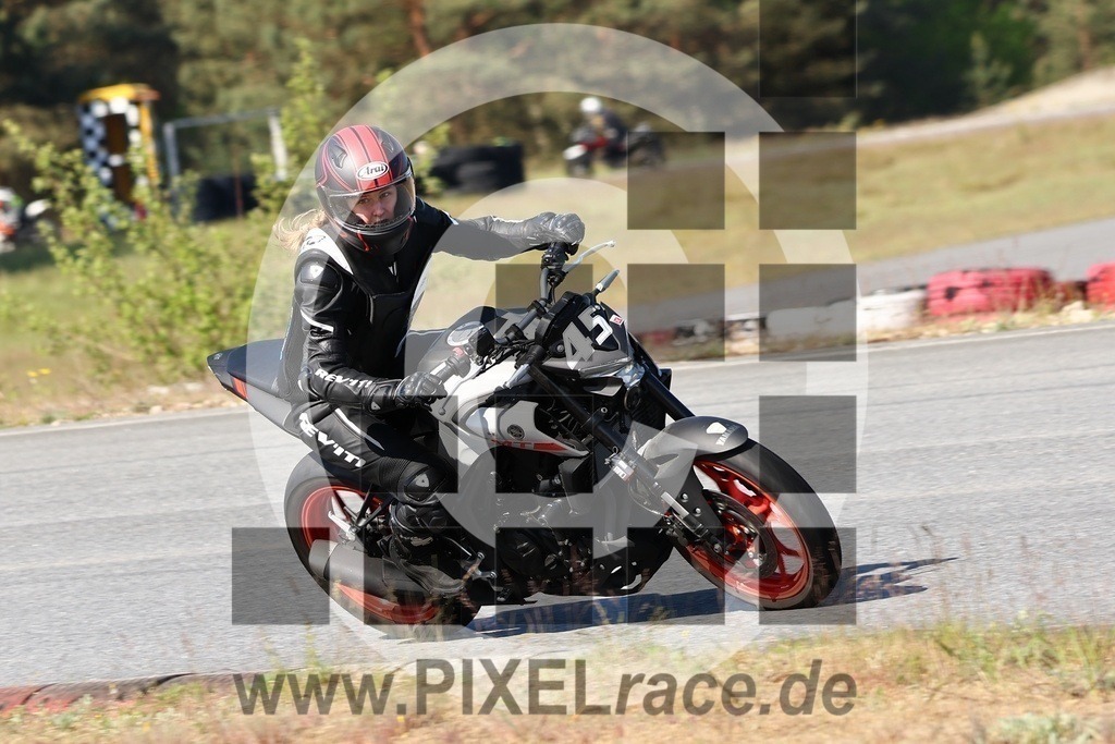 0045-20240509_01948 | Schöne Erinnerungen an spannende Momente - das festzuhalten ist unser Job. PIXELrace.de ist seit 2003 auf den Rennstrecken Europas unterwegs um die Action draußen beim Fahren und die wunderbare Stimmung imm Fahrerlager für euch einzufangen.