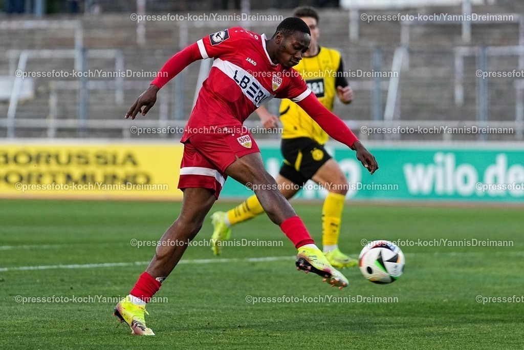 xYDR09052501096 | 09.05.2025, xydrx, Fußball, Borussia Dortmund II - VFB Stuttgart II, 3.Liga, Stadion Rote Erde, Saison 2024 2025: Mohamed Sankoh (VFB Stuttgart II #44) DFB regulations prohibit any use of photographs as image sequences and or quasi-video.