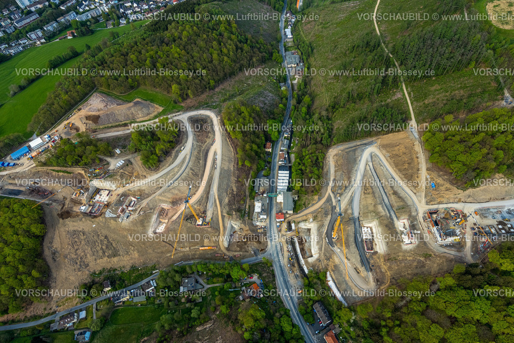 Luedenscheid240502677Rahmede-Bruecke_Autobahn-A45 | Luftbild, Lüdenscheid, Bauarbeiten an der Rahmedetalbrücke an der Autobahn A45, Verkehrsinfrastruktur, die ersten Fundamente der Brückenpfeiler sind erkennbar, Autobahnsperrung, Ruhrgebiet, Nordrhein-Westfalen, Deutschland