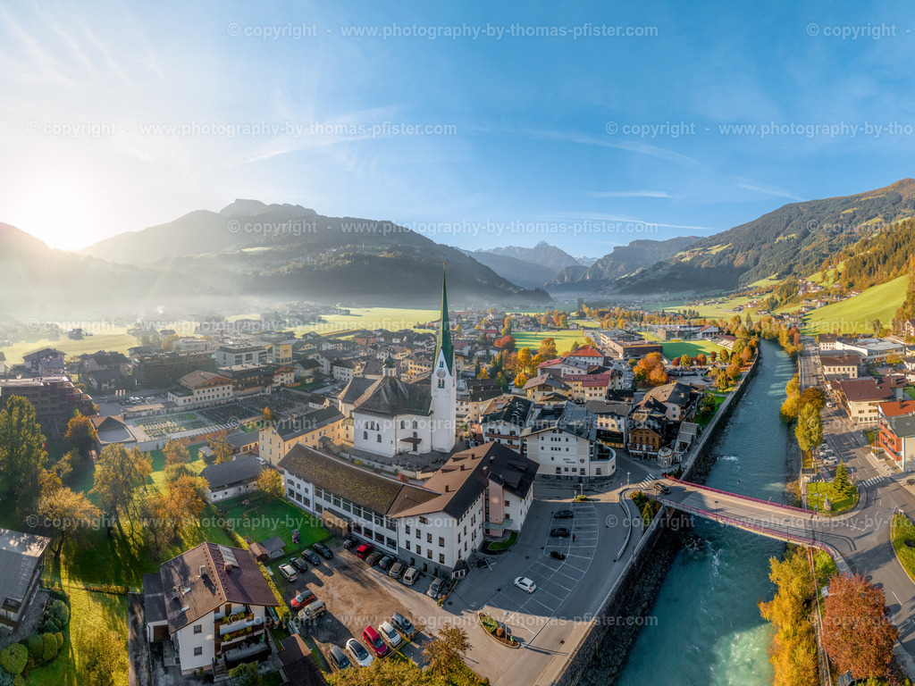 Zell am Zillertal Kirche Herbst copyright  Thomas Pfister-1 | PHOTOGRAPHY BY THOMAS PFISTER