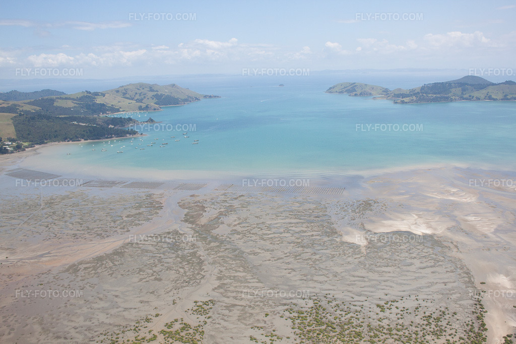 Aerial view: View of the town in the district Preece Point in Coromandel in the state Waikato, New Zealand. – Photo: IMG_55580.jpg taken on 01/12/2013 by Werner Riehm/FLY-FOTO.com – Resolution of the original: 4752 x 3168 px