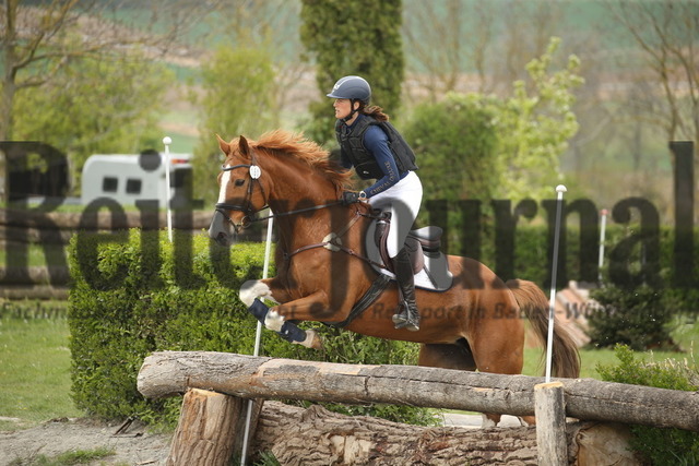 Nussdorf_2022_VS-Prüfung_Kl.L_Lara Adelhelm_Freestyle Blues (12) | Alle Fotos der Reiterjournal Fotografin Doris Matthaes im Reiterjournal Online-Fotoshop. - Realisiert mit Pictrs.com