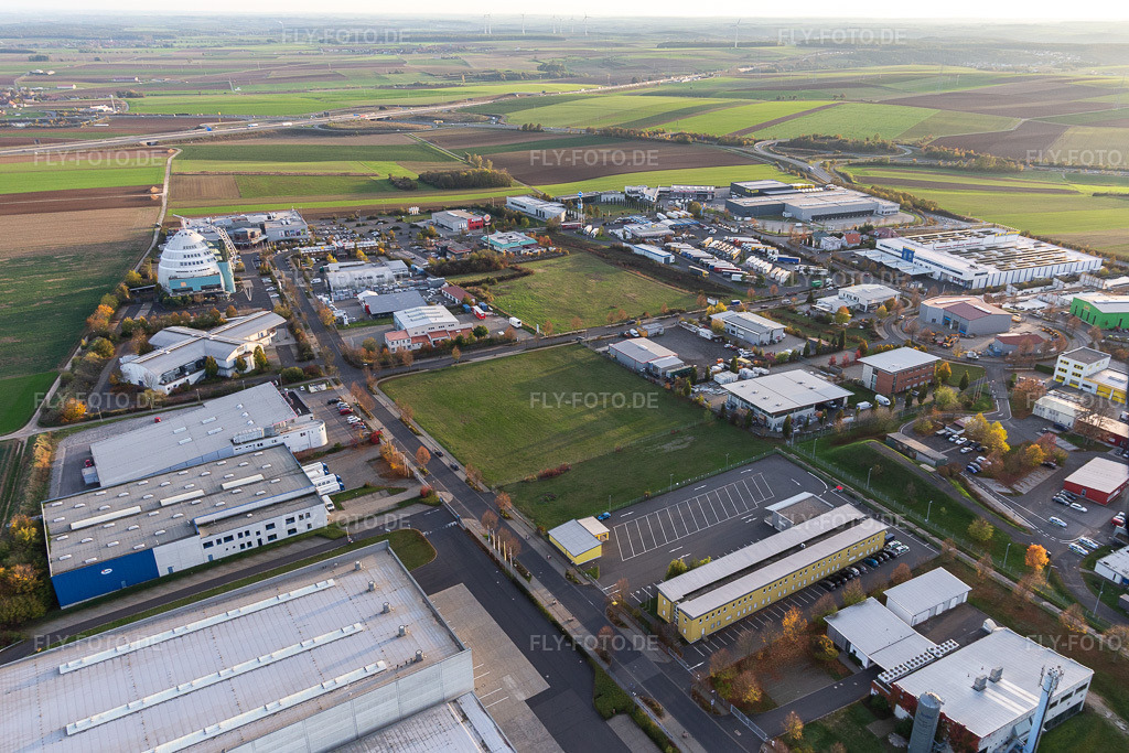 Luftbild: Neuhof Mainfrankenpark in Dettelbach im Bundesland Bayern in Deutschland. Foto: IMG_119714.jpg vom 26.10.2019 durch Werner Riehm/FLY-FOTO.de