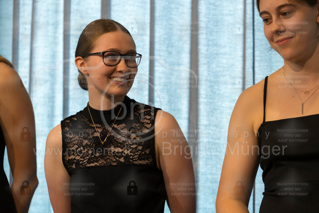 FeusiDiplomfeier_R6II3092 | Brigitte Münger / bmsportphotography - Realisiert mit Pictrs.com