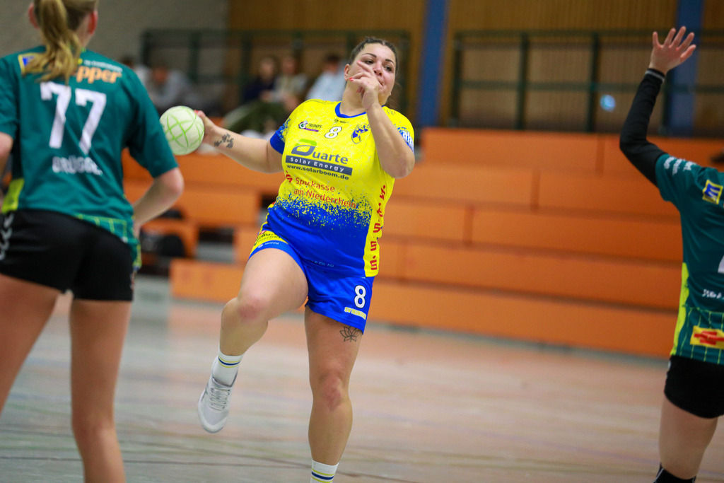 SVN_ SVFriedrichsfeld_141224_073 | Bildergalerie von Sport-Ereignissen aber auch von weiteren spannenden Dingen - nicht nur vom Niederrhein. In Anlehnung an den bekannten Spruch von Hanns Dieter Hüsch heißt das Motto: "Niederrhein ist überall".  - Realisiert mit Pictrs.com