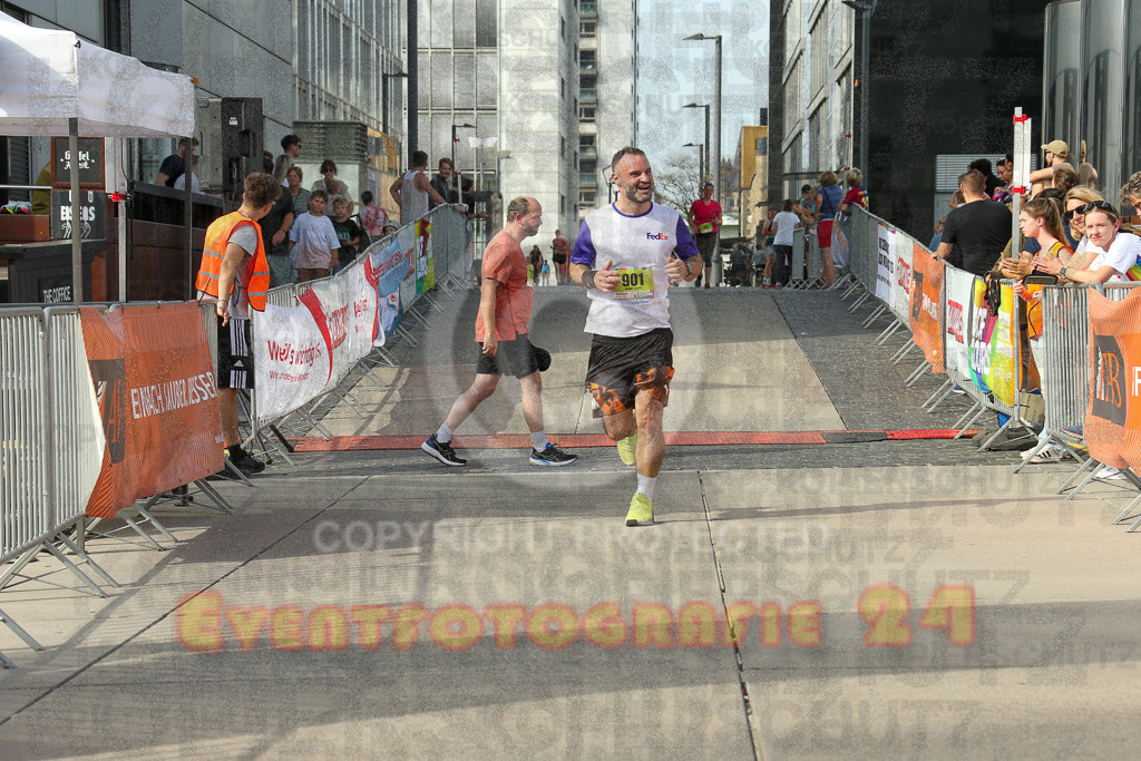 250920_1541_EX1_0451 | Sportfotografie im Rhein-Sieg Kreis, Köln, Bonn, NRW, Rheinland Pfalz, Hessen, etc. Unser Tätigkeitsfeld umfasst den Laufsport vom Volkslauf über den Marathon, Duathlon, Triathon bis zum Ultralauf wie Kölnpfad Ultra oder Schindertrail.