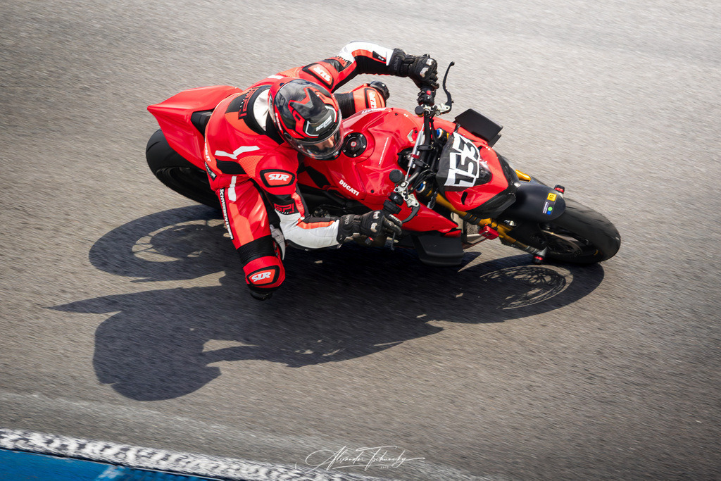 Ducati Trackday Hockenheimring 2026 | Entdecken Sie die faszinierende Welt von Alexander Tschuncky Arts: Kreative Fotografie, atemberaubende Automobilkunst und hochwertiger Bilderdruck. Lassen Sie sich inspirieren! - Realisiert mit Pictrs.com
