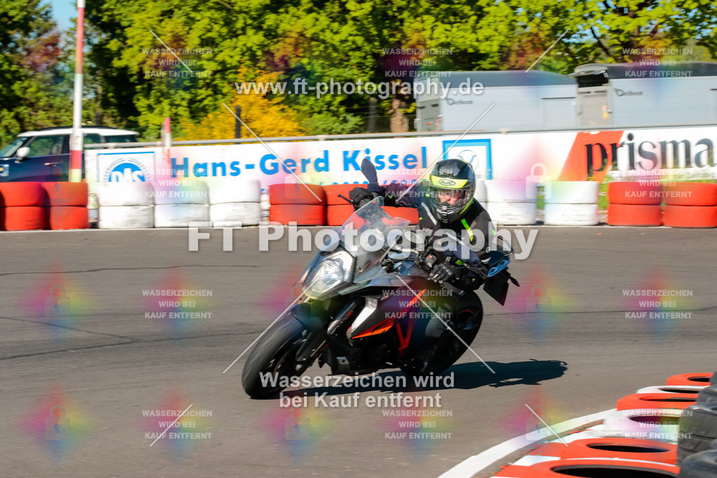 Moto-TeamOBK-21191 | Hier findet Ihr Bilder von Touristenfahrten auf der Nürburgring Nordschleife oder von anderen Veranstaltungen die ich besucht habe. Viel Spass beim Durch Schauen 