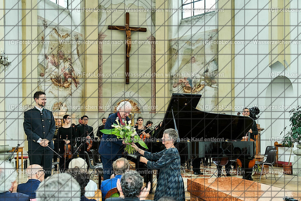 ALS0354_XXXIX-Chopin-Festival_Camerata Mozartiana_Olejniczak | (C)FotoLois.com, Alois Spandl, Eröffnungskonzert in der Kartausenkirche mit Camerata Mozartiana unter Dirigent Daniel Auner, Janusz Olejniczak (Klavier), Natalia Rehling (Klavier), Kompnistin Johanna Doderer und Ingolf Wunder (Klavier), Fr 4. August 2023  . August 2023.