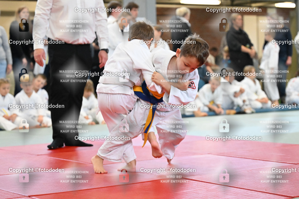 DSC_2842 | Oskar Haack /  TuS Reepsholt (rechts) gegen Finn Köhler / TuS Holtriem